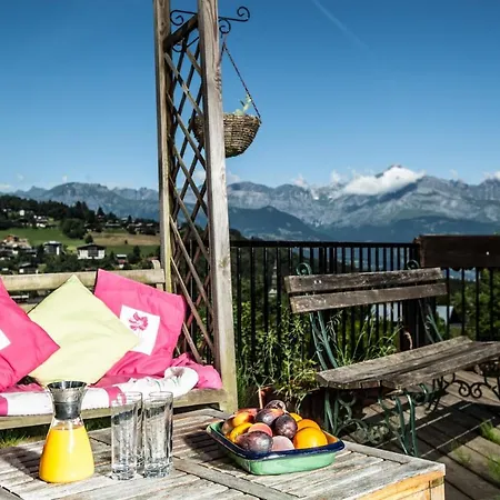 La Maison Du Vernay Guest house